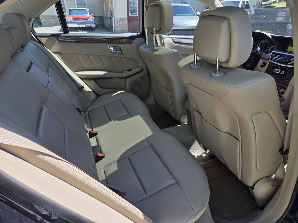 2011 Mercedes-Benz E-Class Image 11