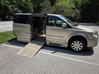 Image for 2013 Chrysler Town & Country Touring ID: 7529640