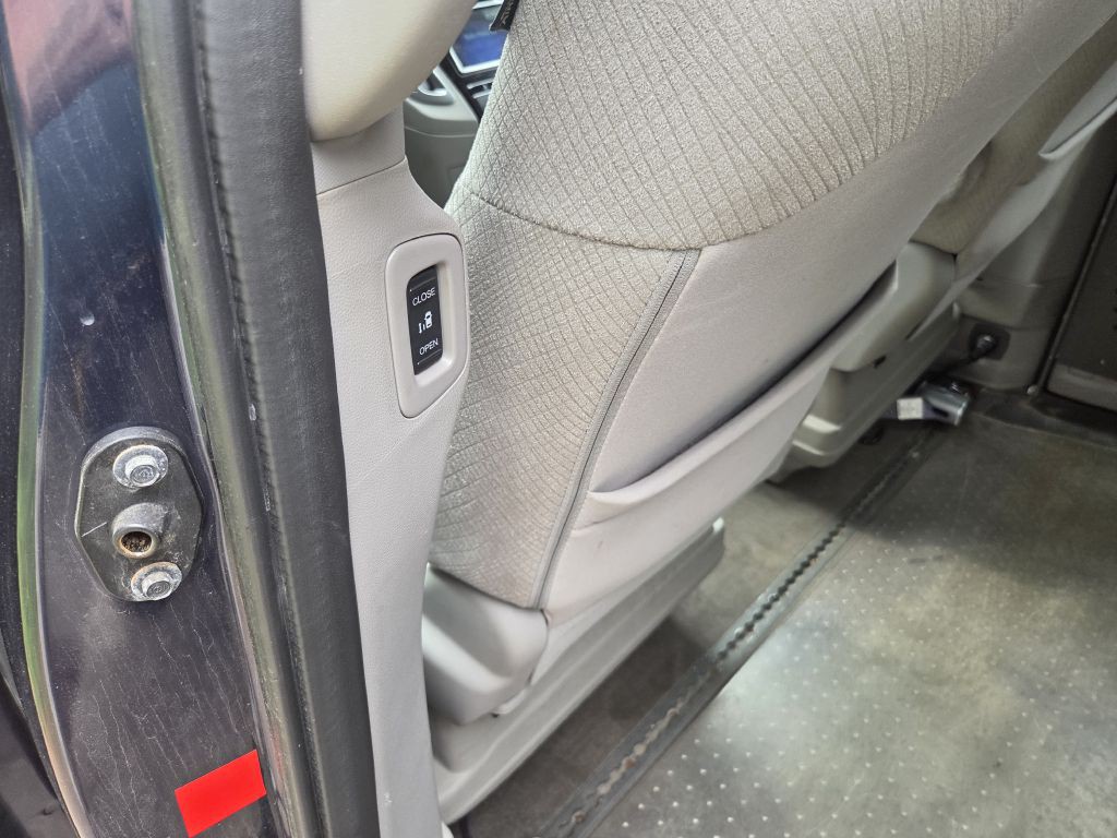 2014 Honda Odyssey Image 13