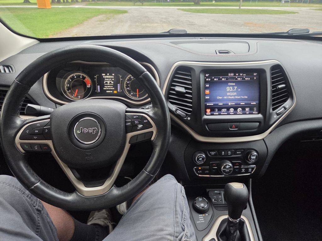 2016 Jeep Cherokee Image 9