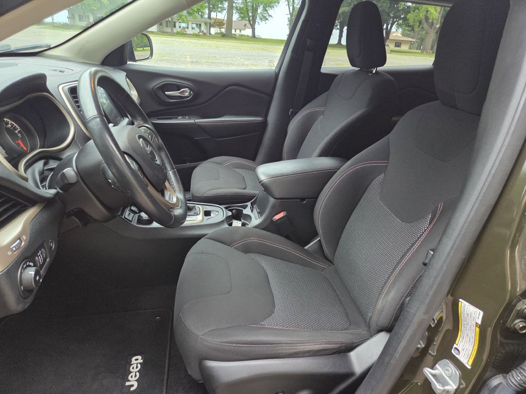 2016 Jeep Cherokee Image 14