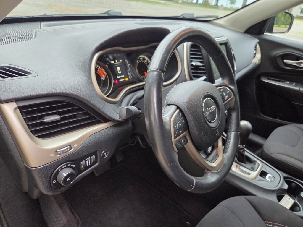 2016 Jeep Cherokee Image 15