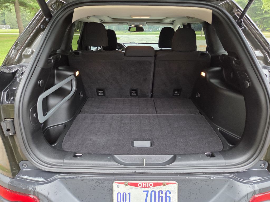2016 Jeep Cherokee Image 17