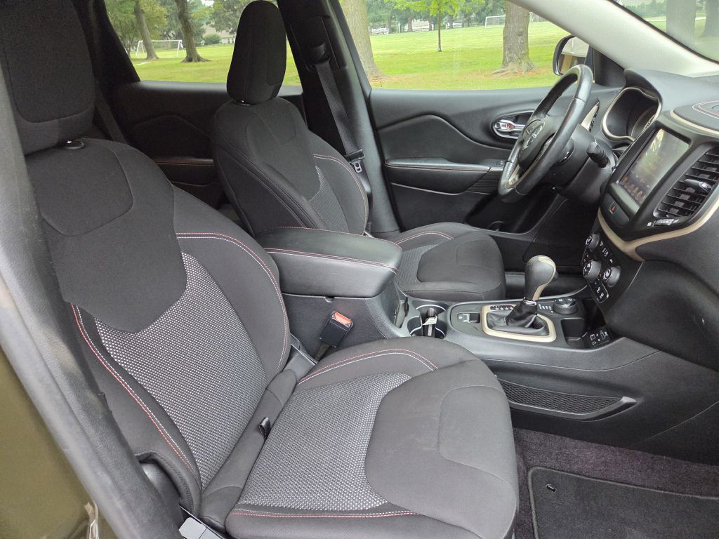 2016 Jeep Cherokee Image 20