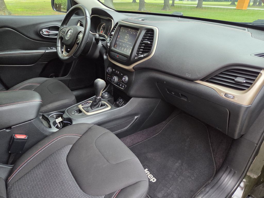 2016 Jeep Cherokee Image 21