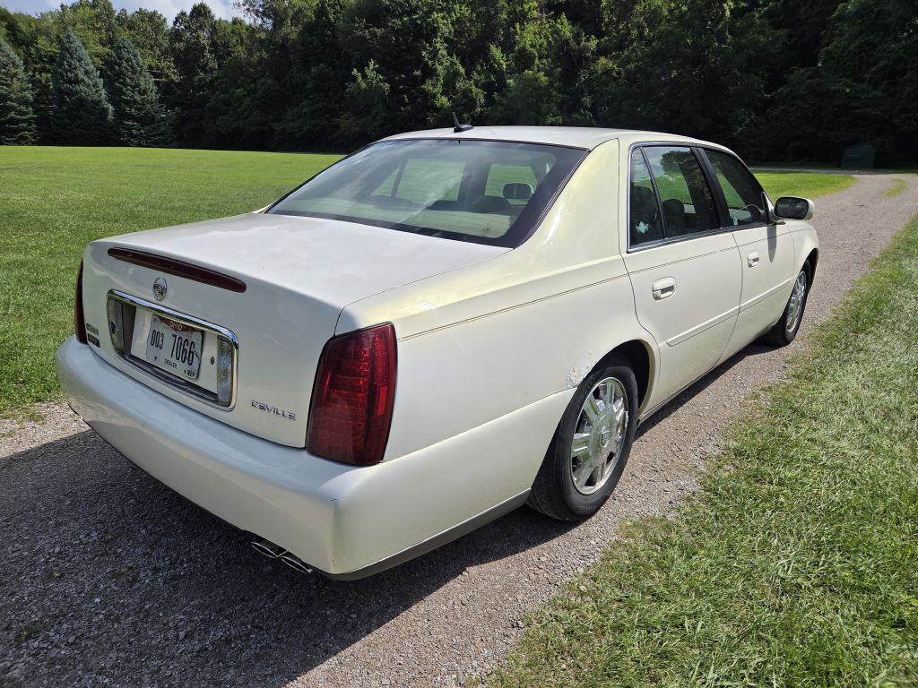 2005 Cadillac DeVille Image 7