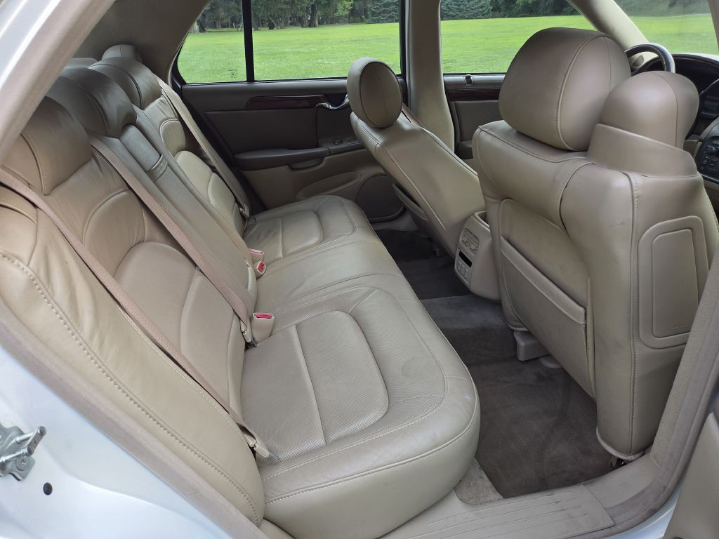 2005 Cadillac DeVille Image 15