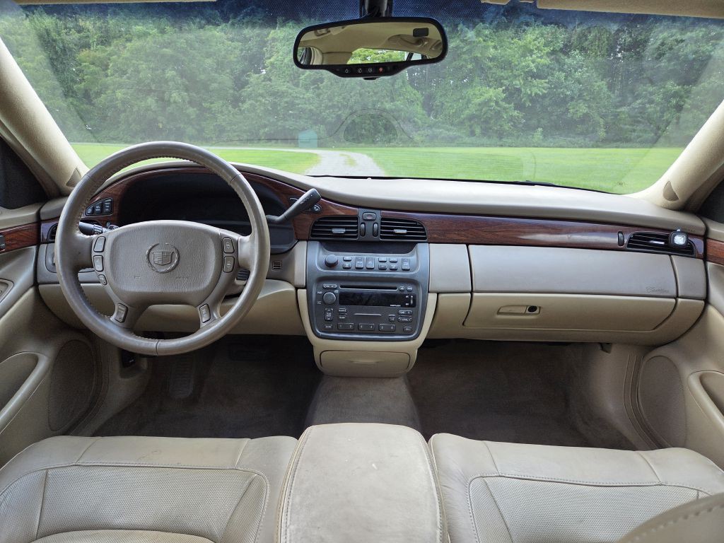 2005 Cadillac DeVille Image 16