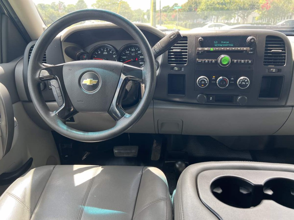2014 Chevrolet Silverado 1500 Image 2