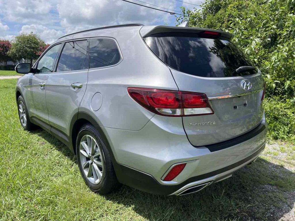 2018 Hyundai Santa Fe Image 3