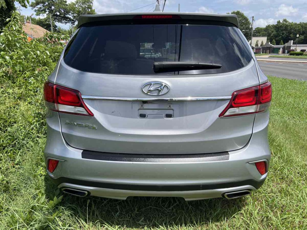 2018 Hyundai Santa Fe Image 13