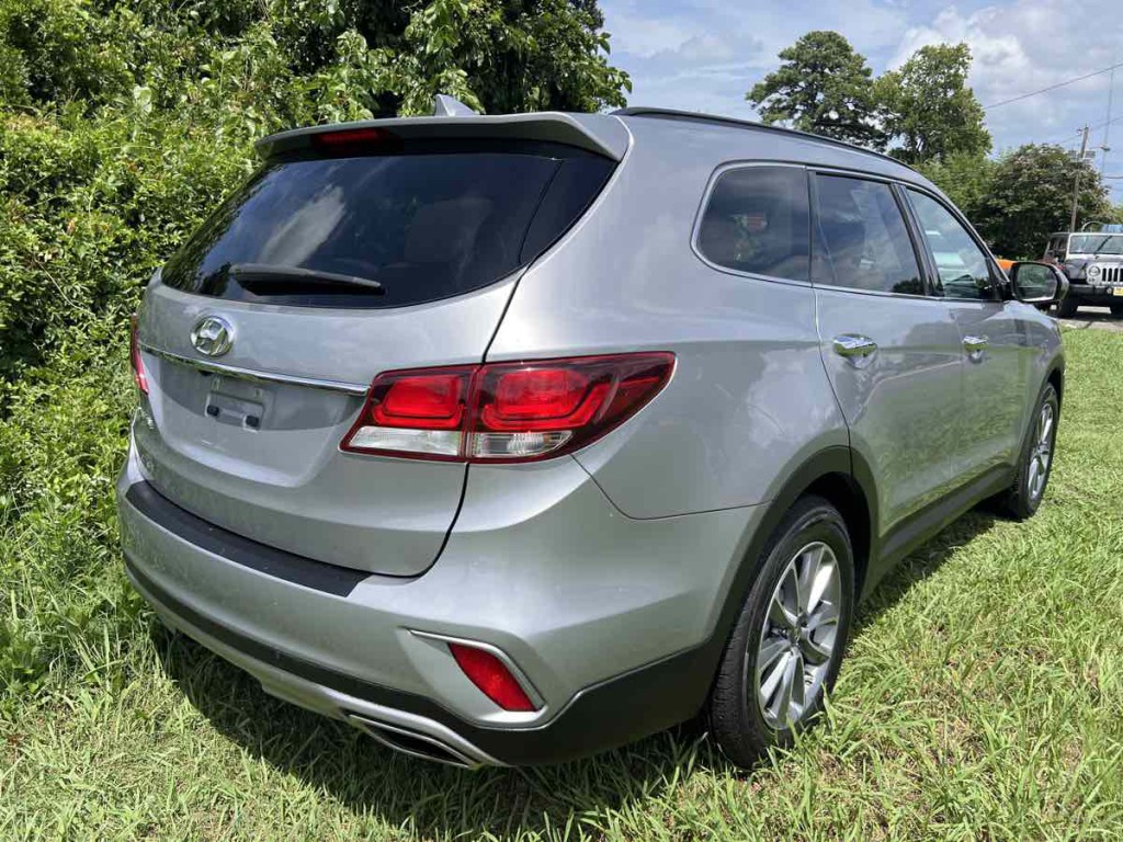 2018 Hyundai Santa Fe Image 11