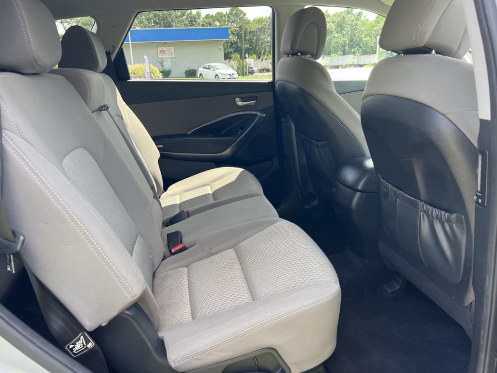 2018 Hyundai Santa Fe Image 12