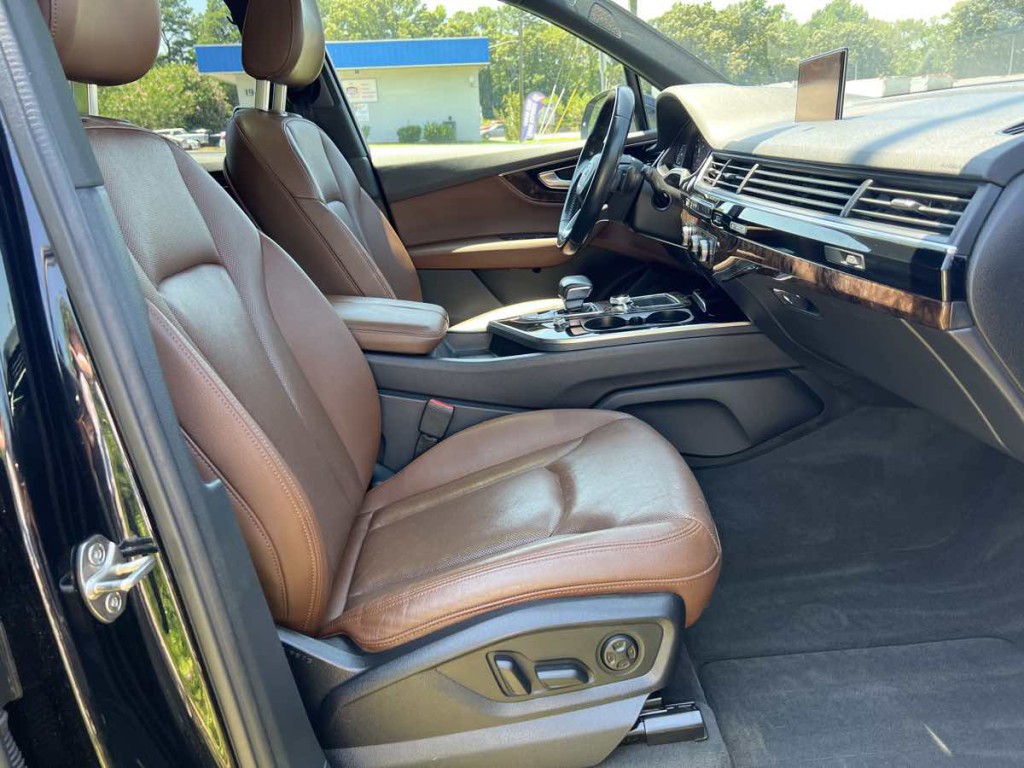 2017 Audi Q7 Image 10