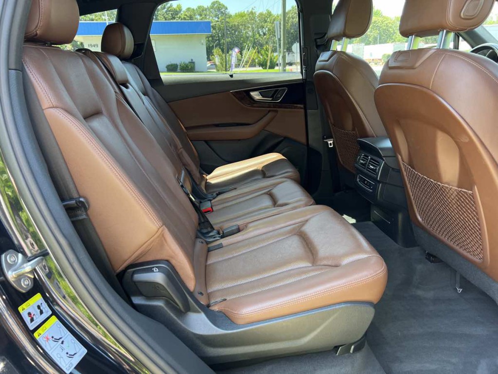 2017 Audi Q7 Image 12
