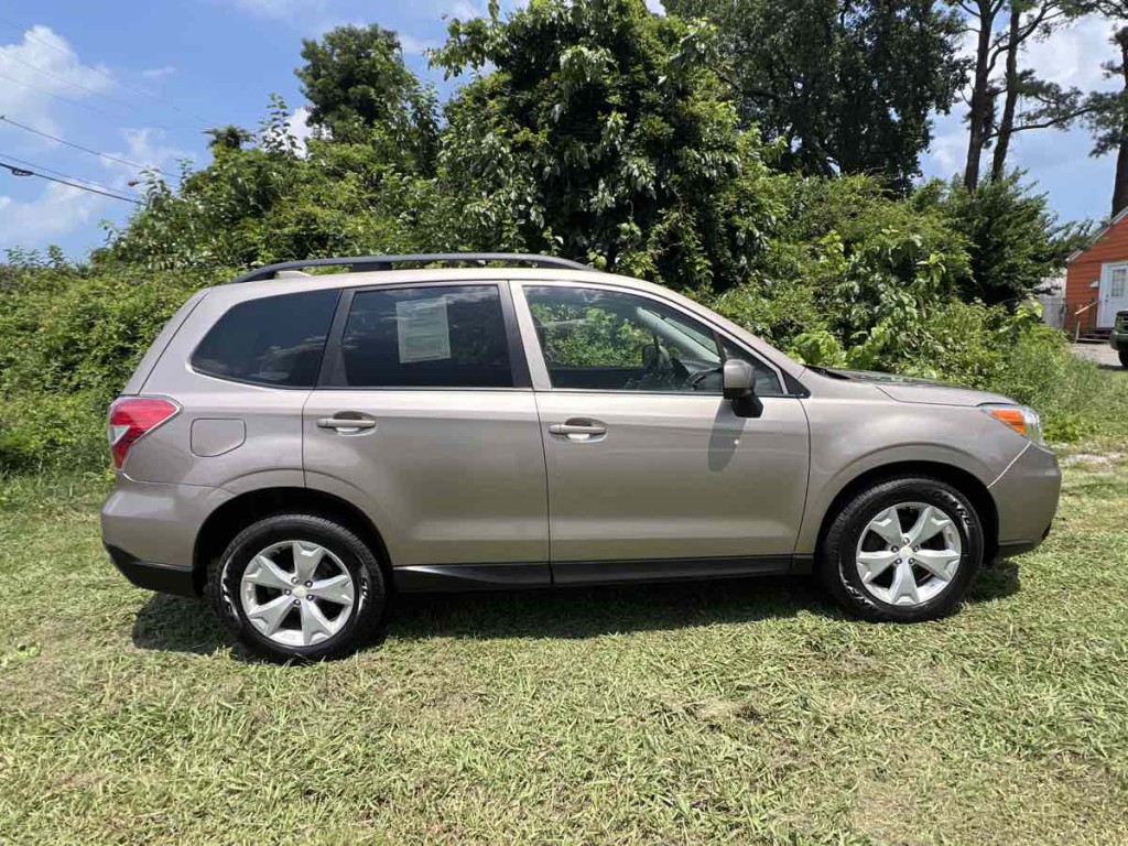 2016 Subaru Forester Image 11