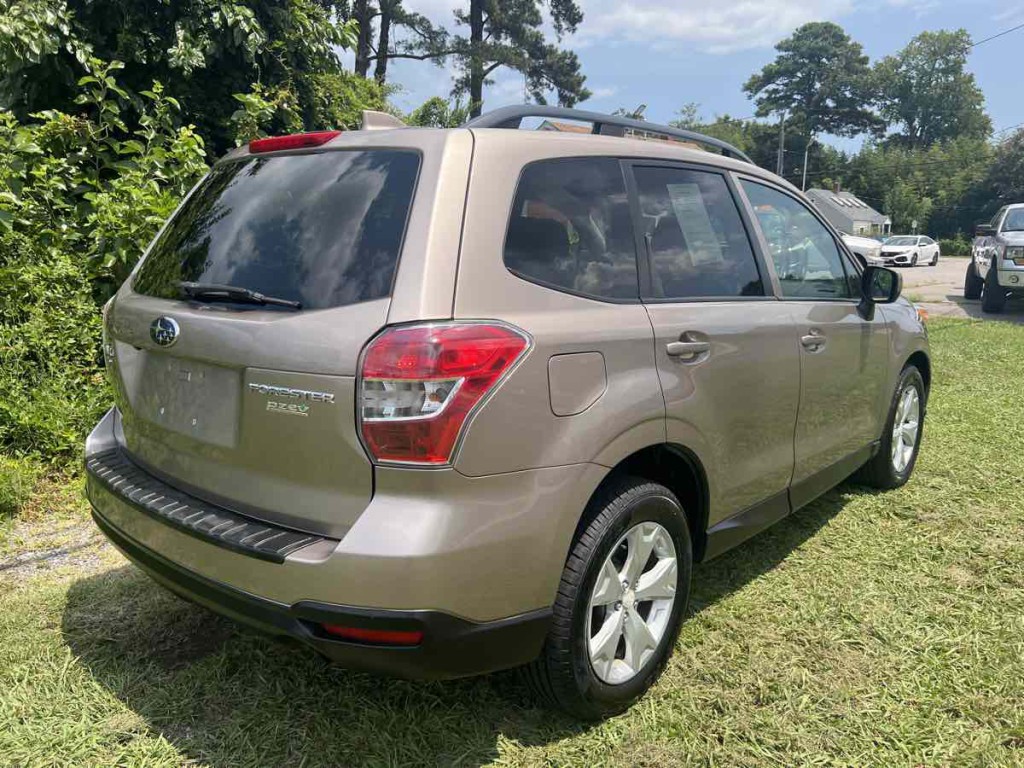 2016 Subaru Forester Image 13