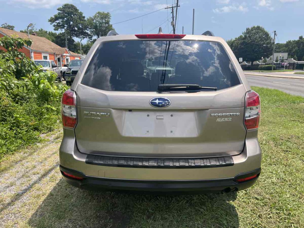 2016 Subaru Forester Image 15