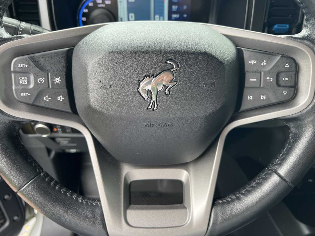 2022 Ford Bronco Image 3
