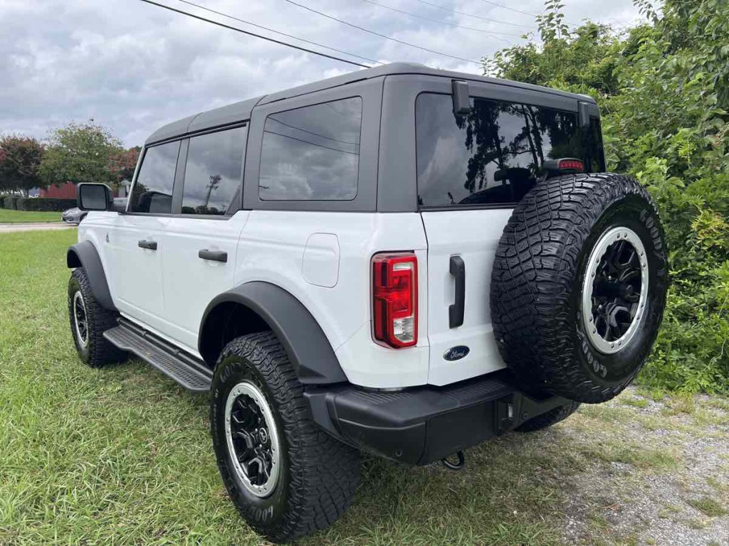 2022 Ford Bronco Image 6