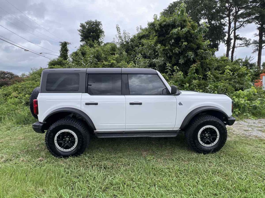 2022 Ford Bronco Image 12
