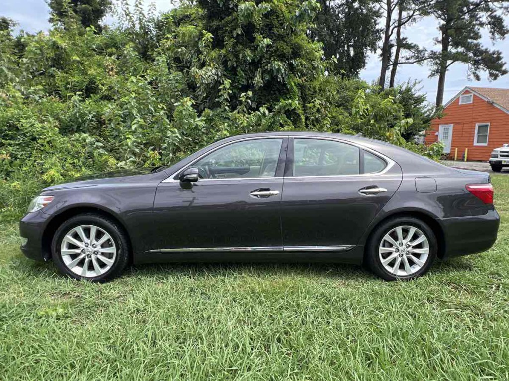 2010 Lexus LS 460 Image 4