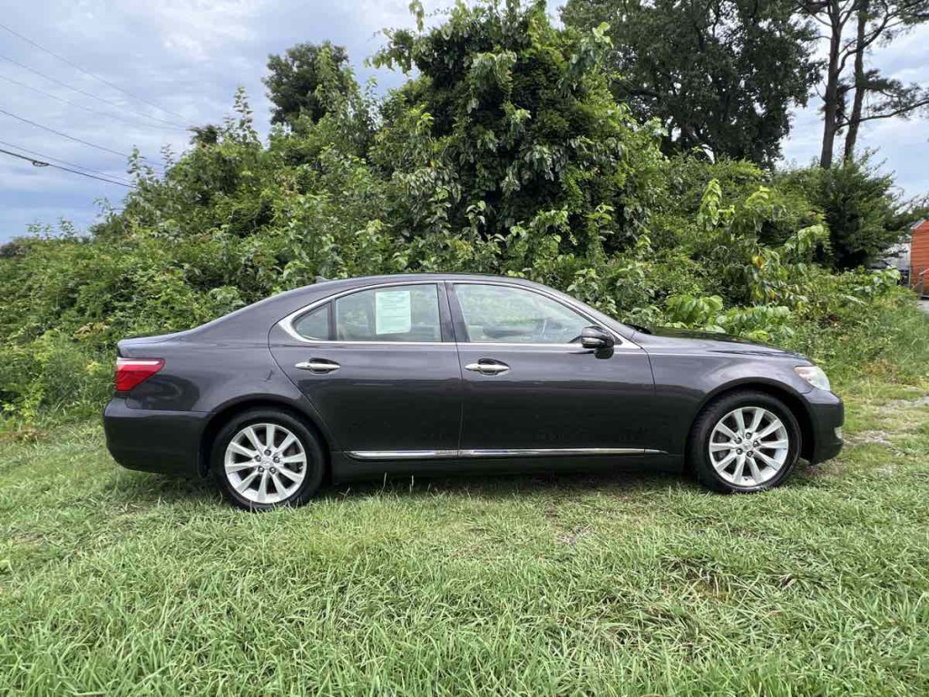 2010 Lexus LS 460 Image 11