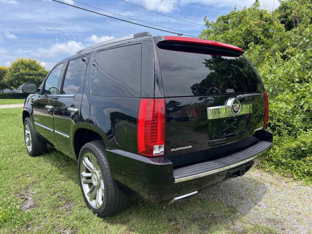 2013 Cadillac Escalade Image 6