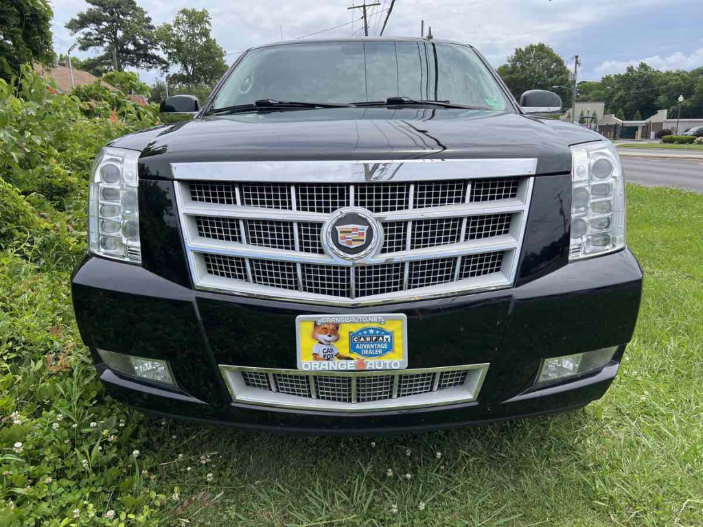 2013 Cadillac Escalade Image 8