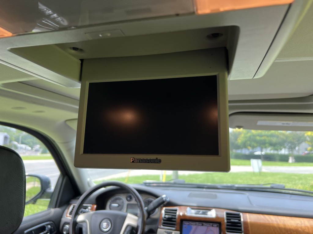 2013 Cadillac Escalade Image 9