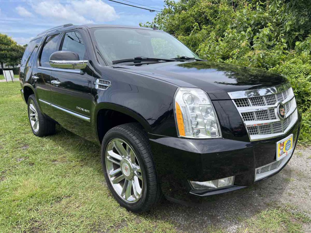 2013 Cadillac Escalade Image 10