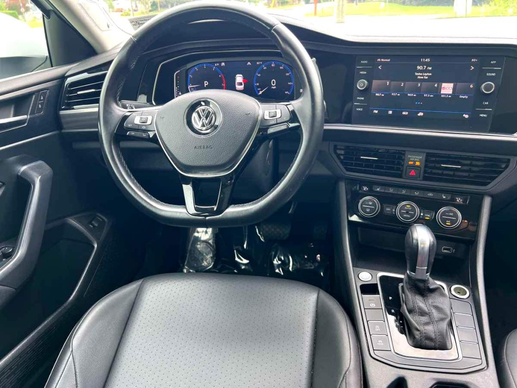 2019 Volkswagen Jetta Image 2