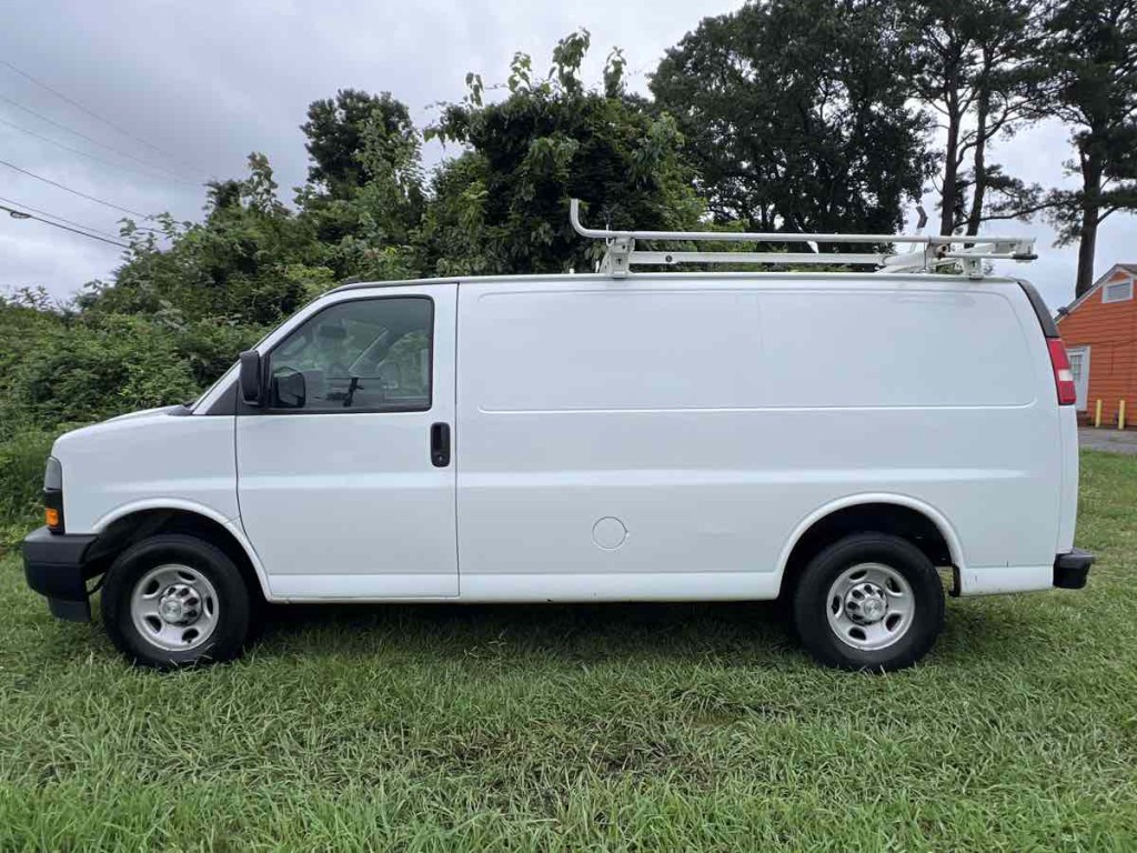 2019 Chevrolet Express Image 3