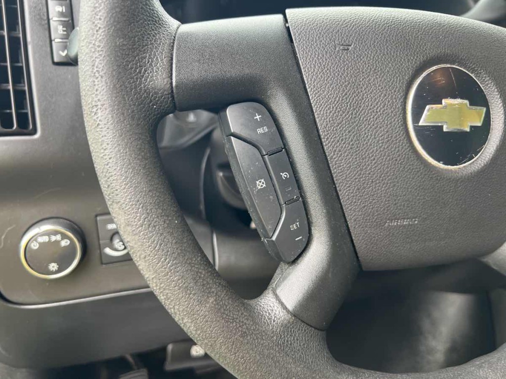 2019 Chevrolet Express Image 4