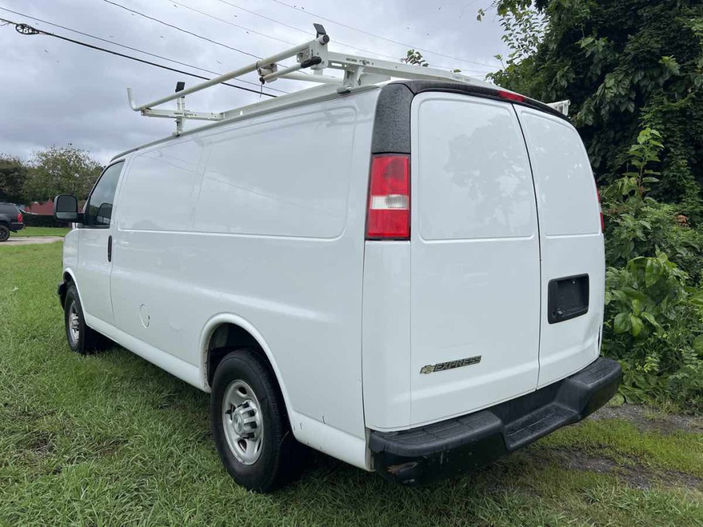 2019 Chevrolet Express Image 5