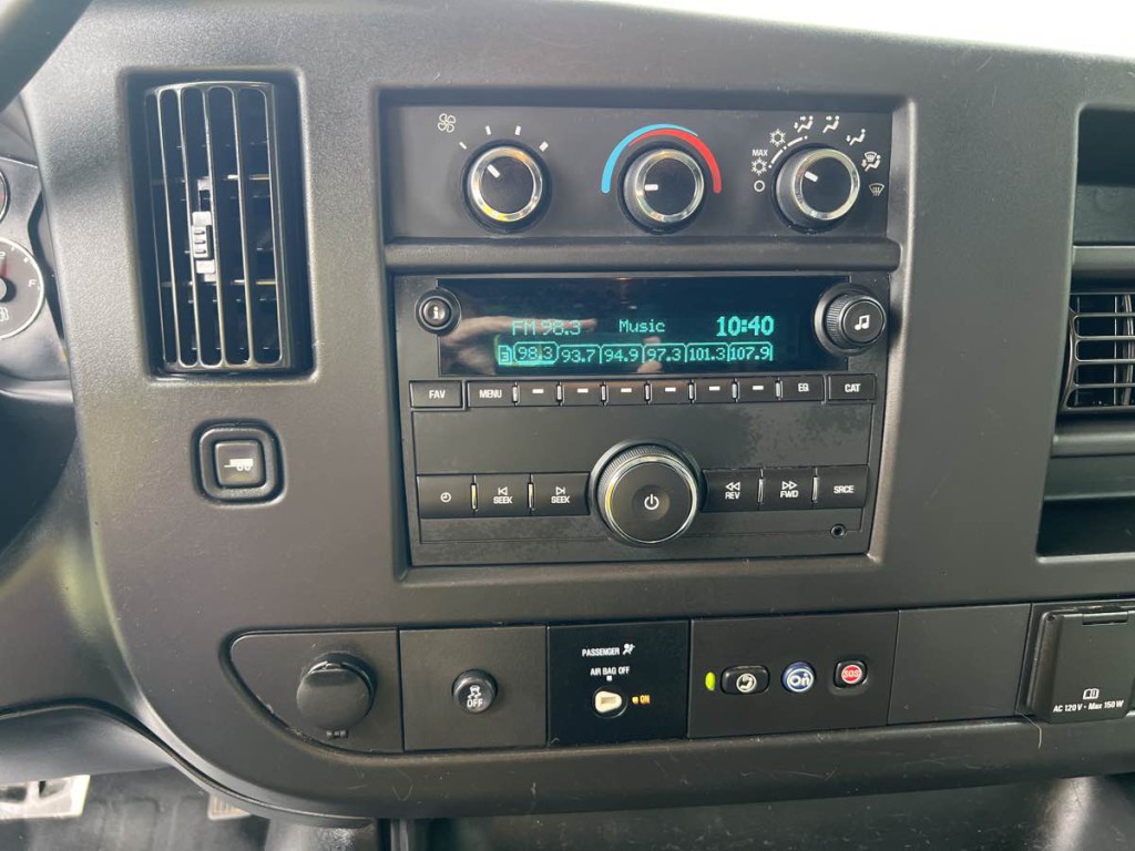 2019 Chevrolet Express Image 6