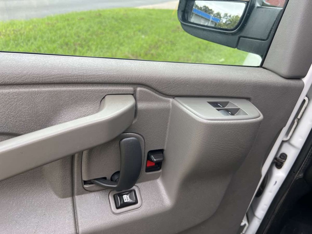 2019 Chevrolet Express Image 11