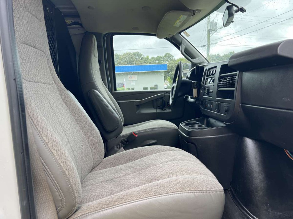 2019 Chevrolet Express Image 13