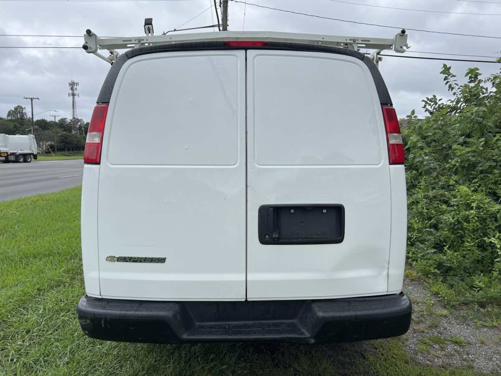 2019 Chevrolet Express Image 16