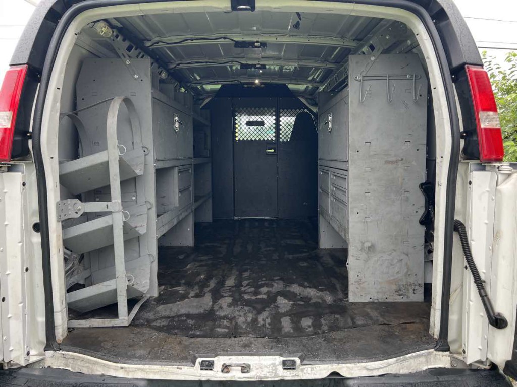 2019 Chevrolet Express Image 17