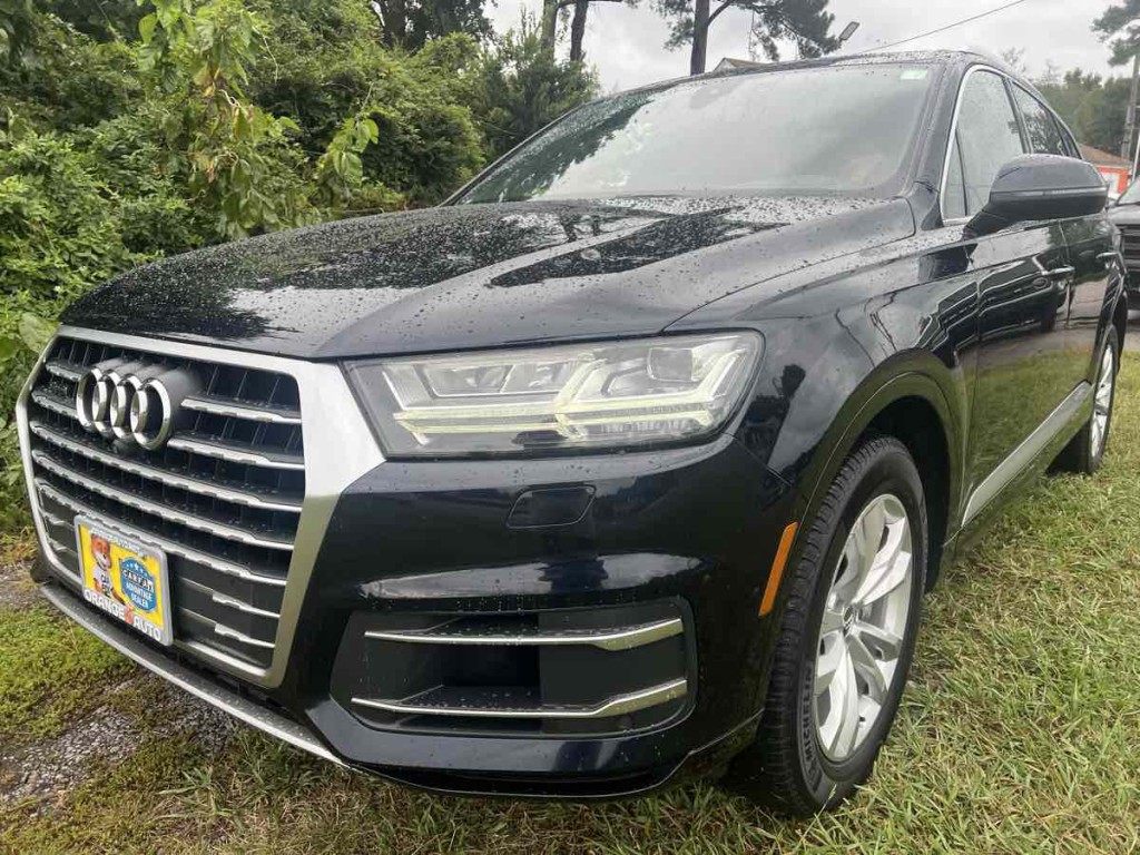 2017 Audi Q7 Image 1