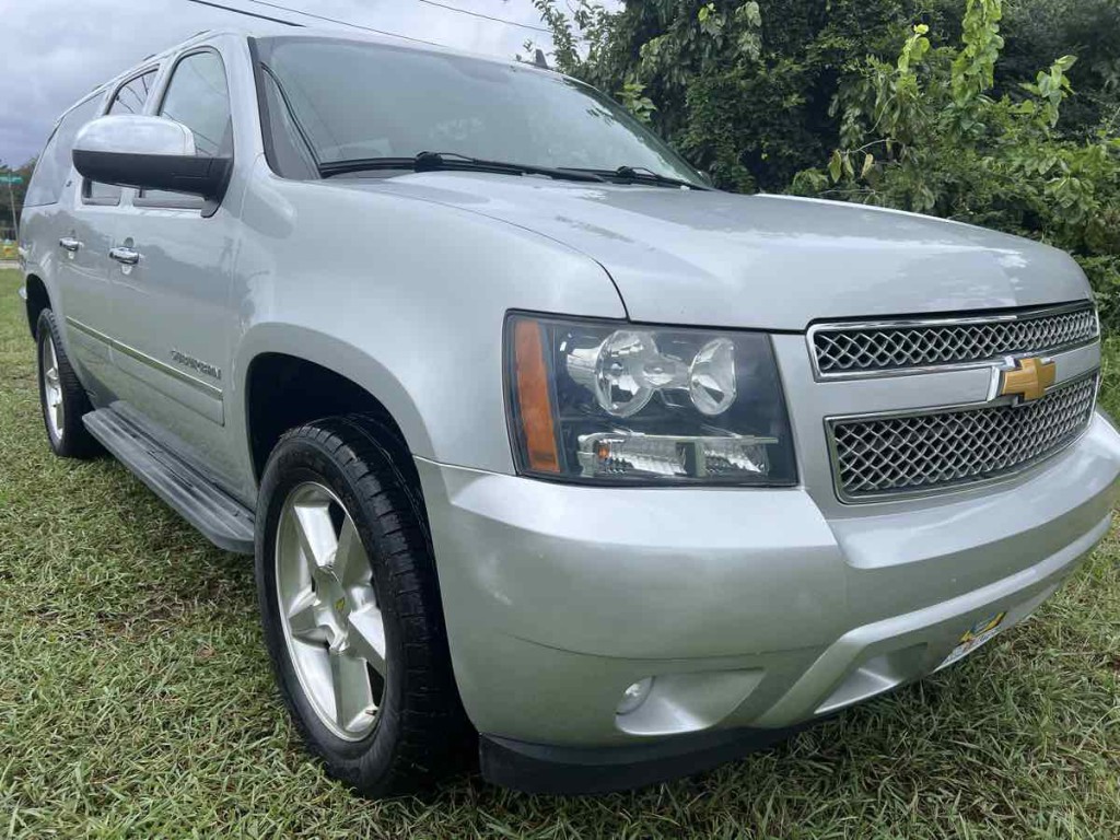 2014 Chevrolet Suburban Image 11