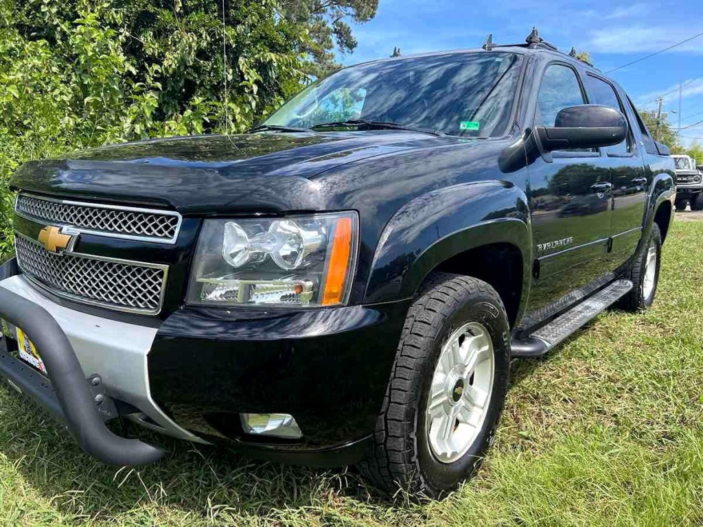 2013 Chevrolet Avalanche Image 22