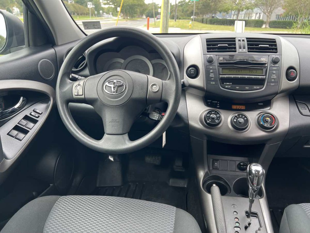 2011 Toyota Rav4 Image 2