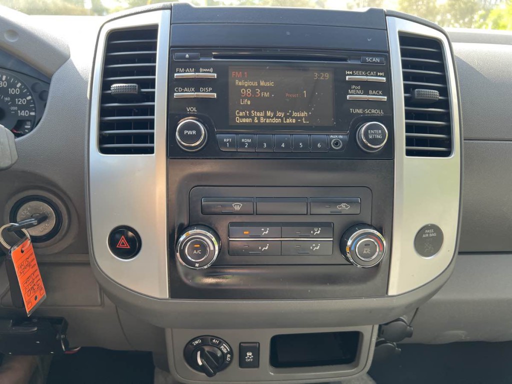 2014 Nissan Frontier Image 6