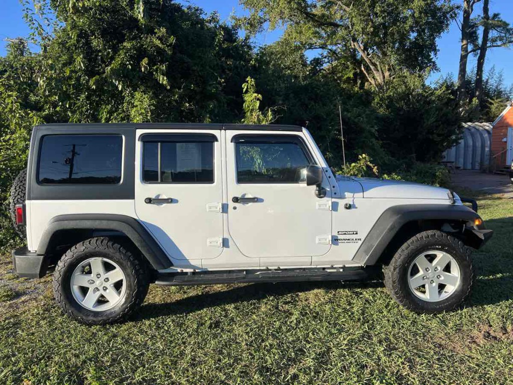 2017 Jeep Wrangler Unlimited Image 11