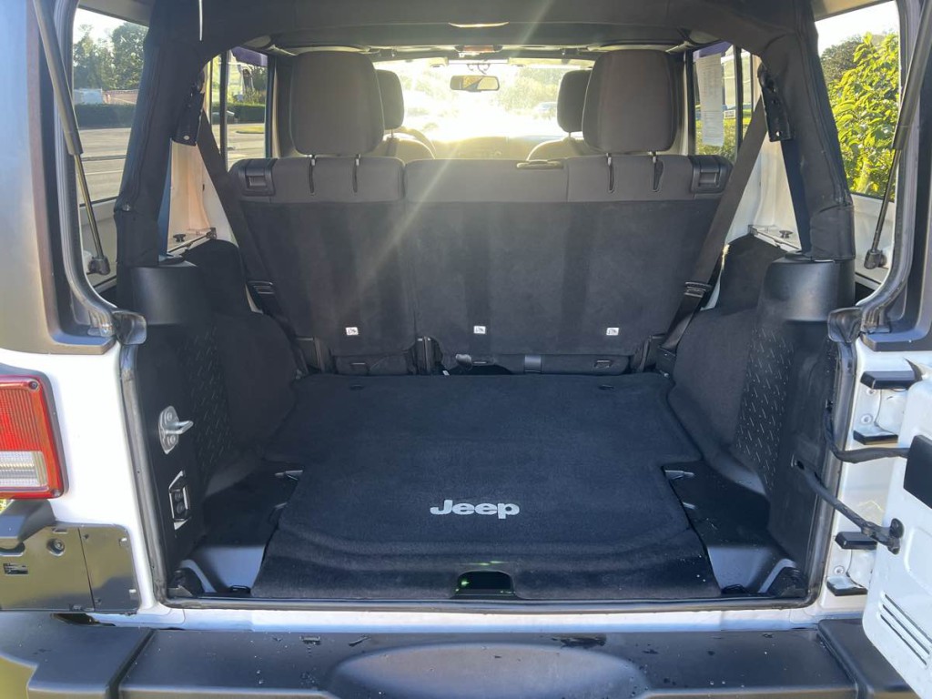2017 Jeep Wrangler Unlimited Image 16