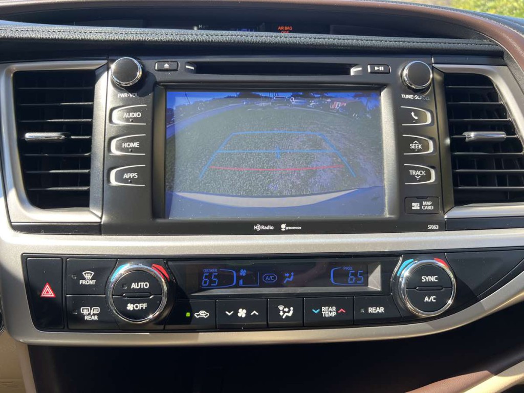 2015 Toyota Highlander Image 5