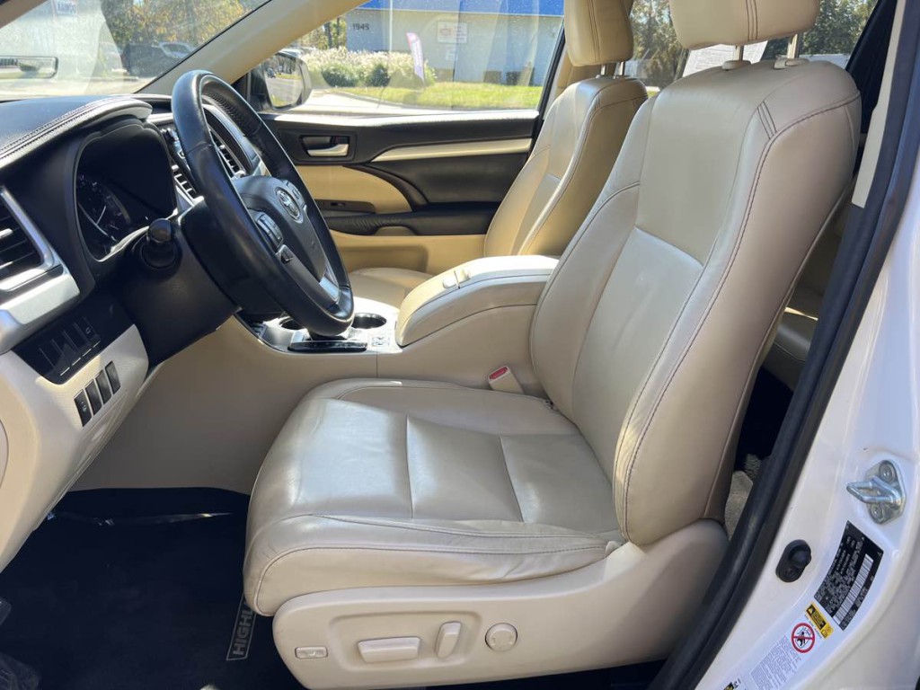 2015 Toyota Highlander Image 9