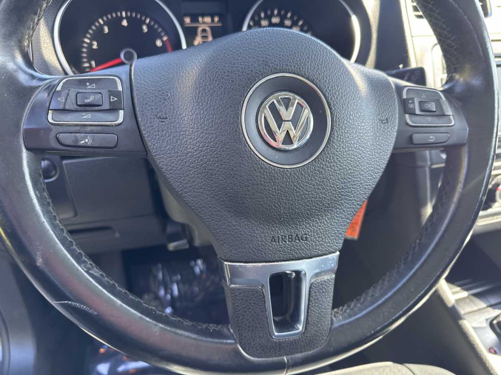 2013 Volkswagen Jetta Image 3